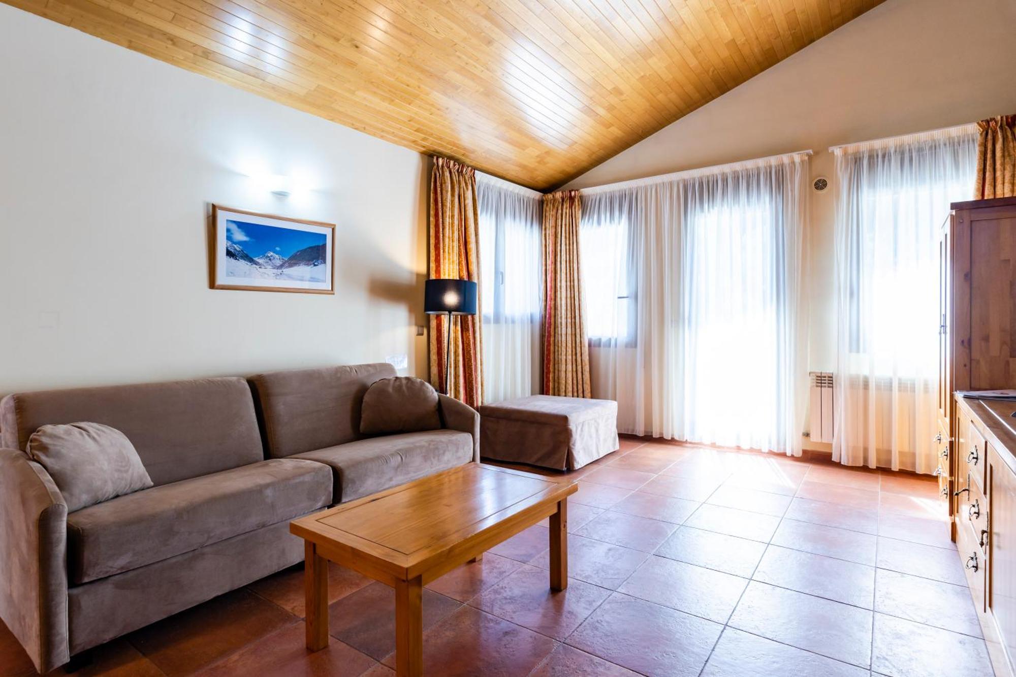 Apartaments Sant Moritz Arinsal Εξωτερικό φωτογραφία