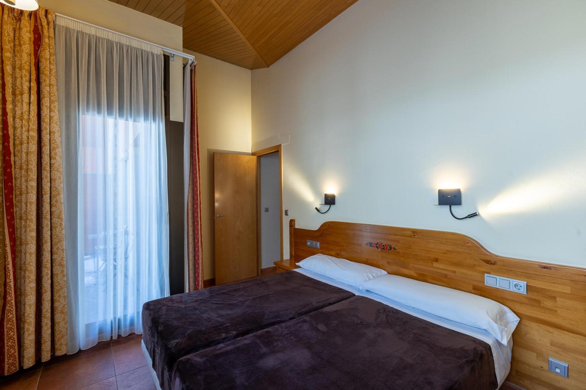 Apartaments Sant Moritz Arinsal Εξωτερικό φωτογραφία