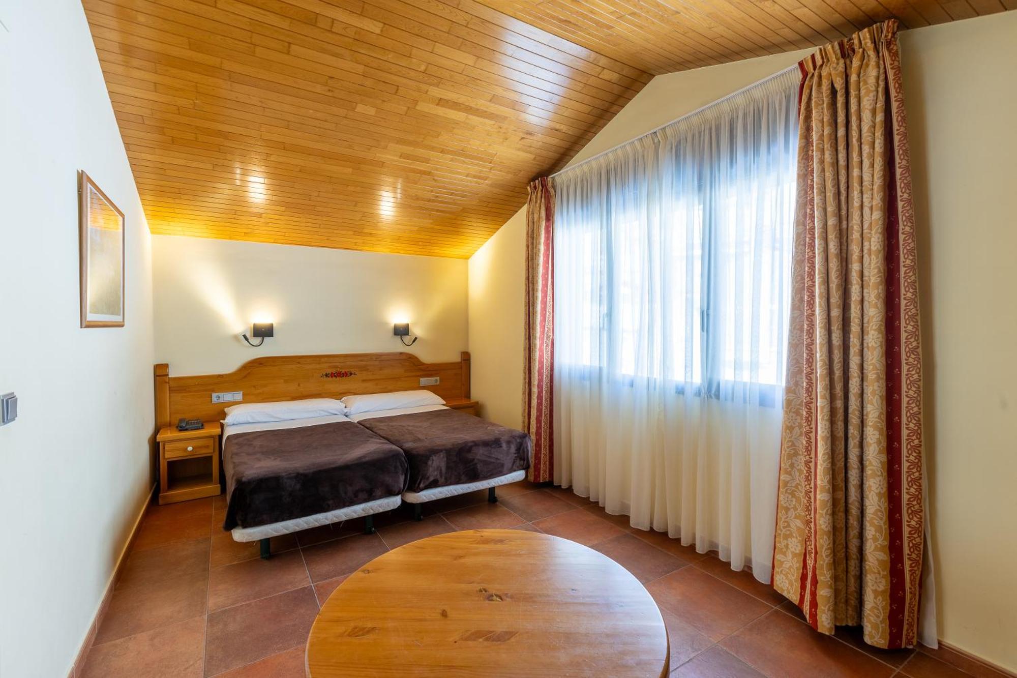 Apartaments Sant Moritz Arinsal Εξωτερικό φωτογραφία