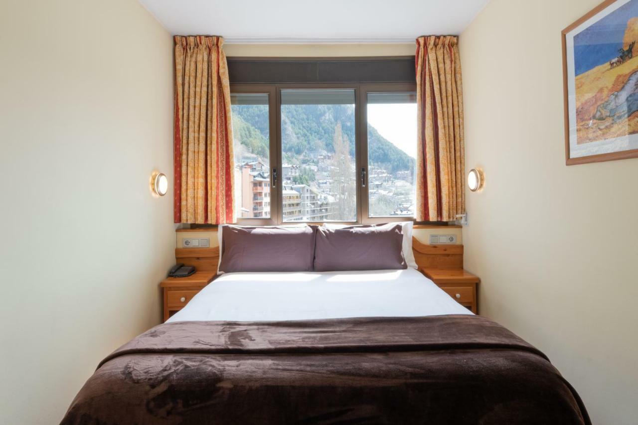Apartaments Sant Moritz Arinsal Εξωτερικό φωτογραφία